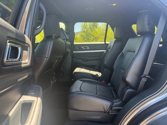 Used 2018 Ford Explorer XLT w/ Equipment Group 202A FWD image 7
