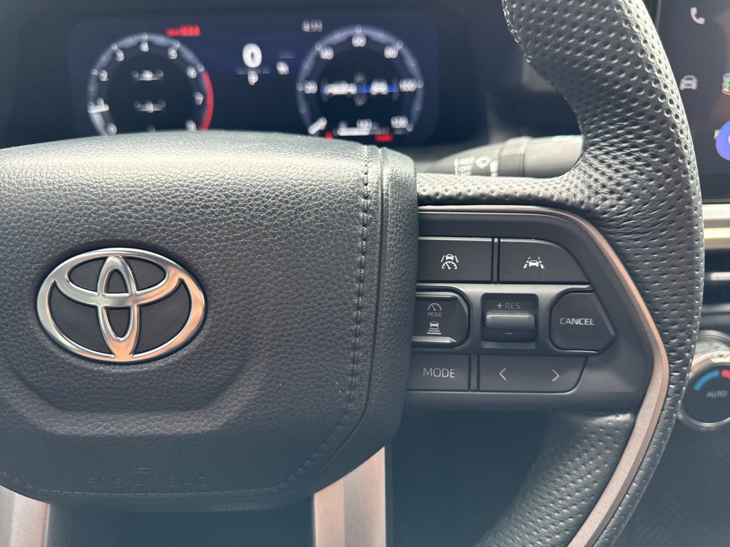 Used 2024 Toyota Tacoma TRD Off-Road AWD/4WD image 33