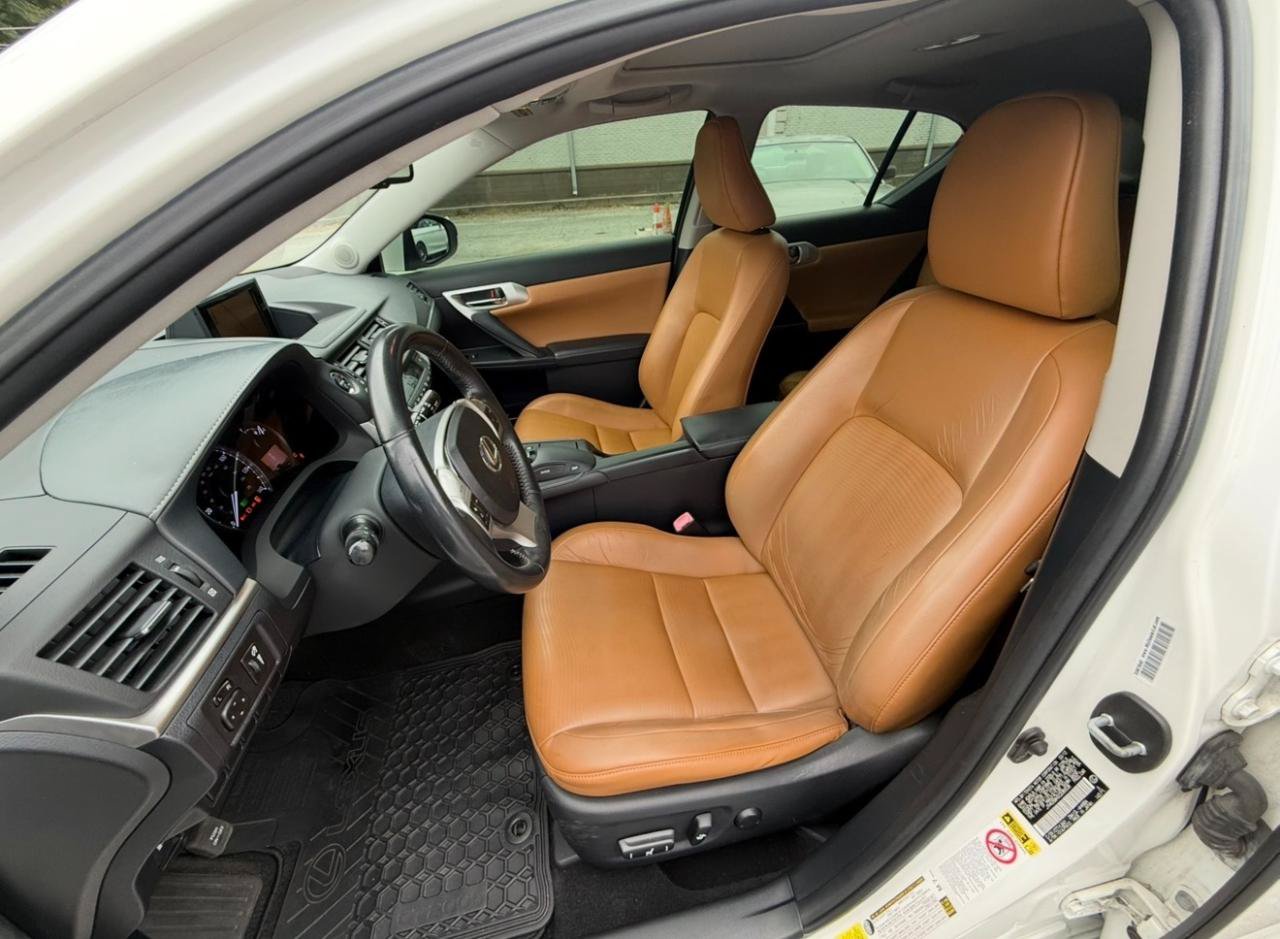 Used 2012 Lexus CT 200h Premium w/ Premium Audio Pkg FWD image 11