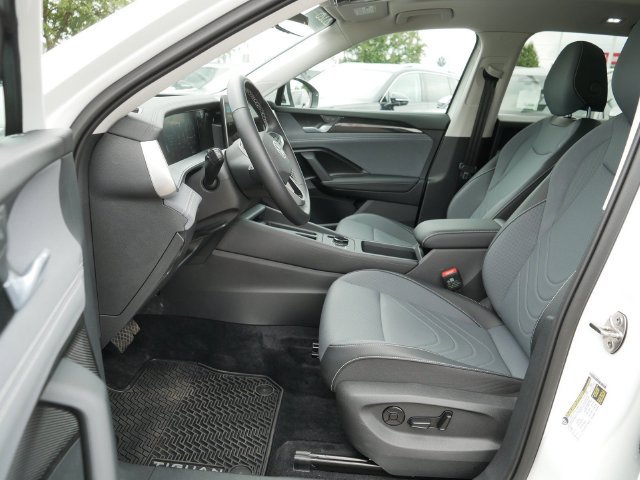Certified 2026 Volkswagen Tiguan SE AWD/4WD image 12