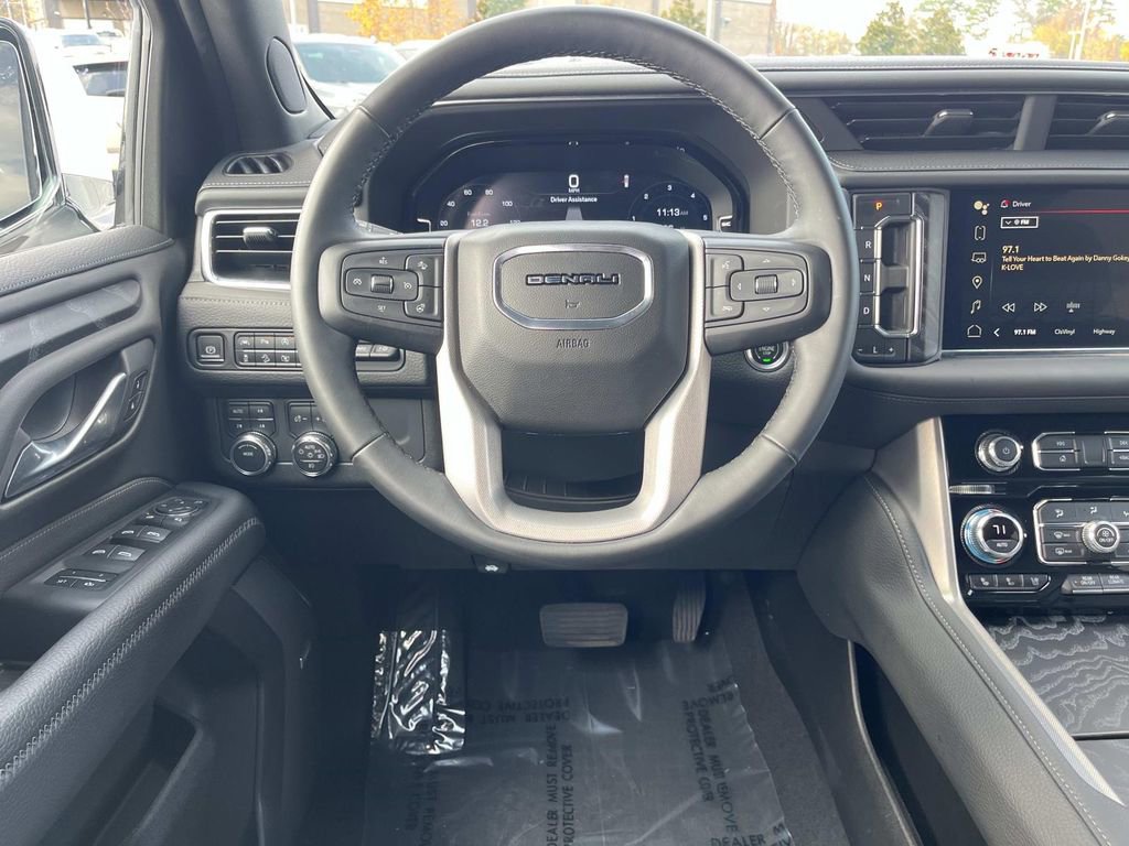 Used 2023 GMC Yukon XL Denali image 14