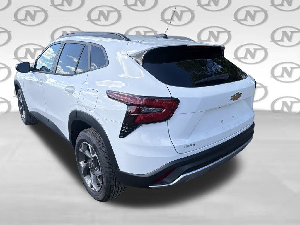 New 2026 Chevrolet Trax LT w/ LT Convenience Package FWD image 11