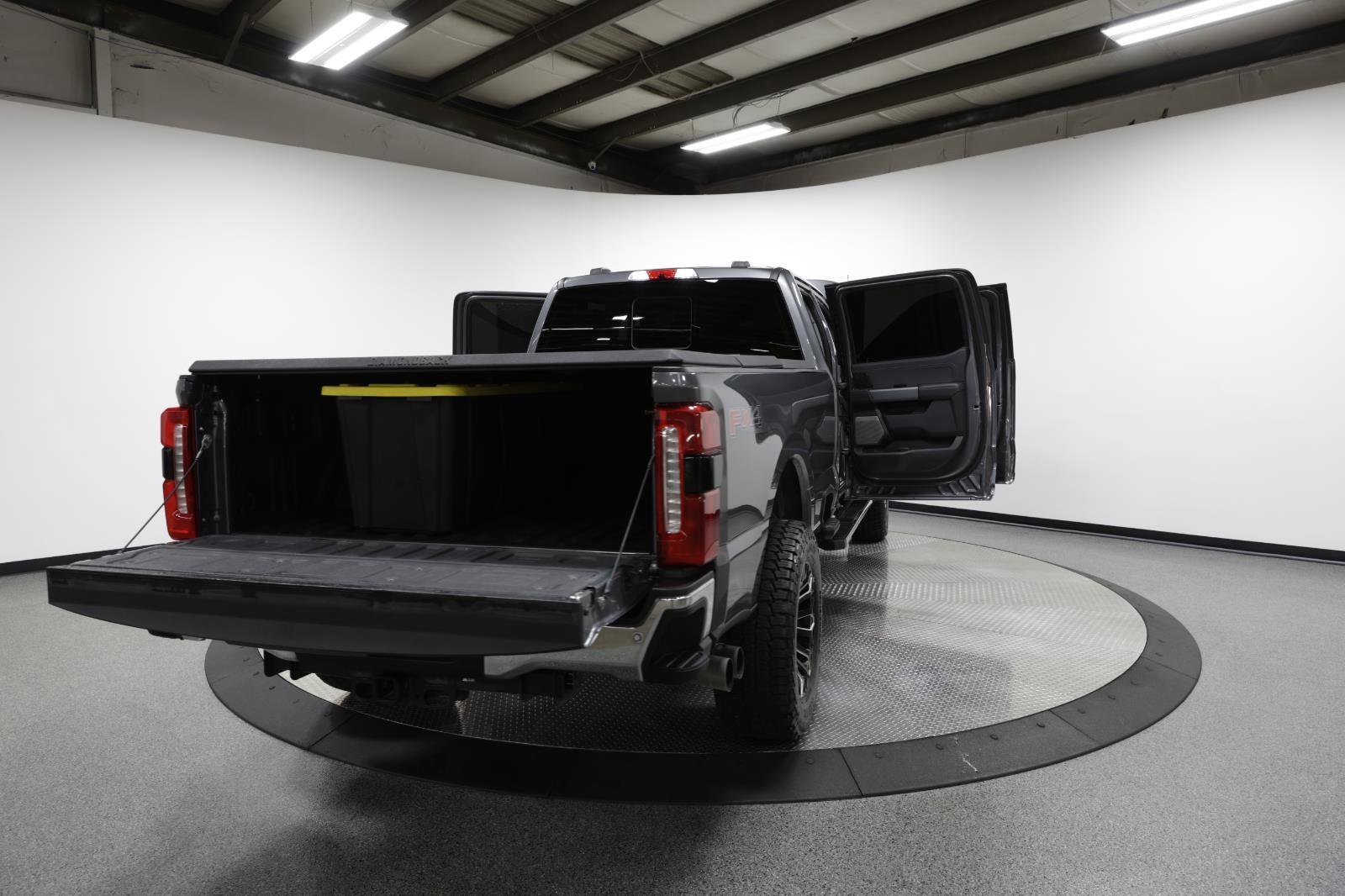 Used 2024 Ford F350 Lariat w/ Chrome Package image 10