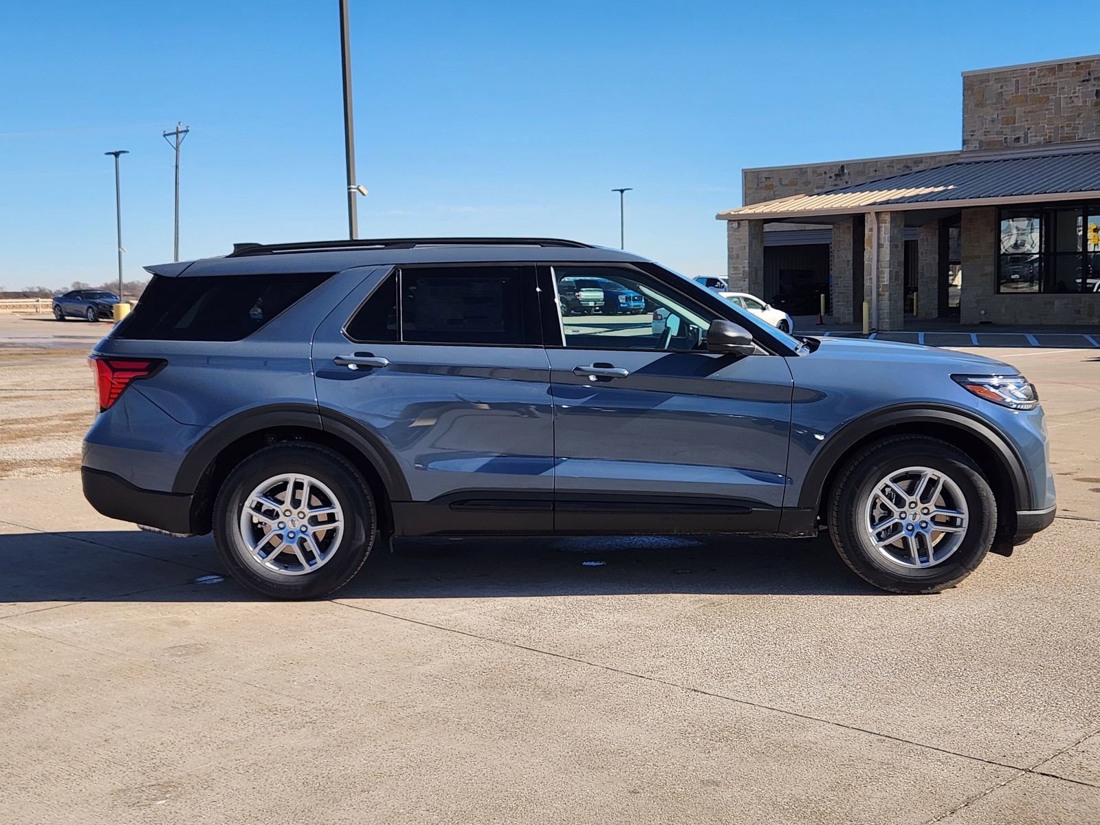 New 2026 Ford Explorer Active image 7