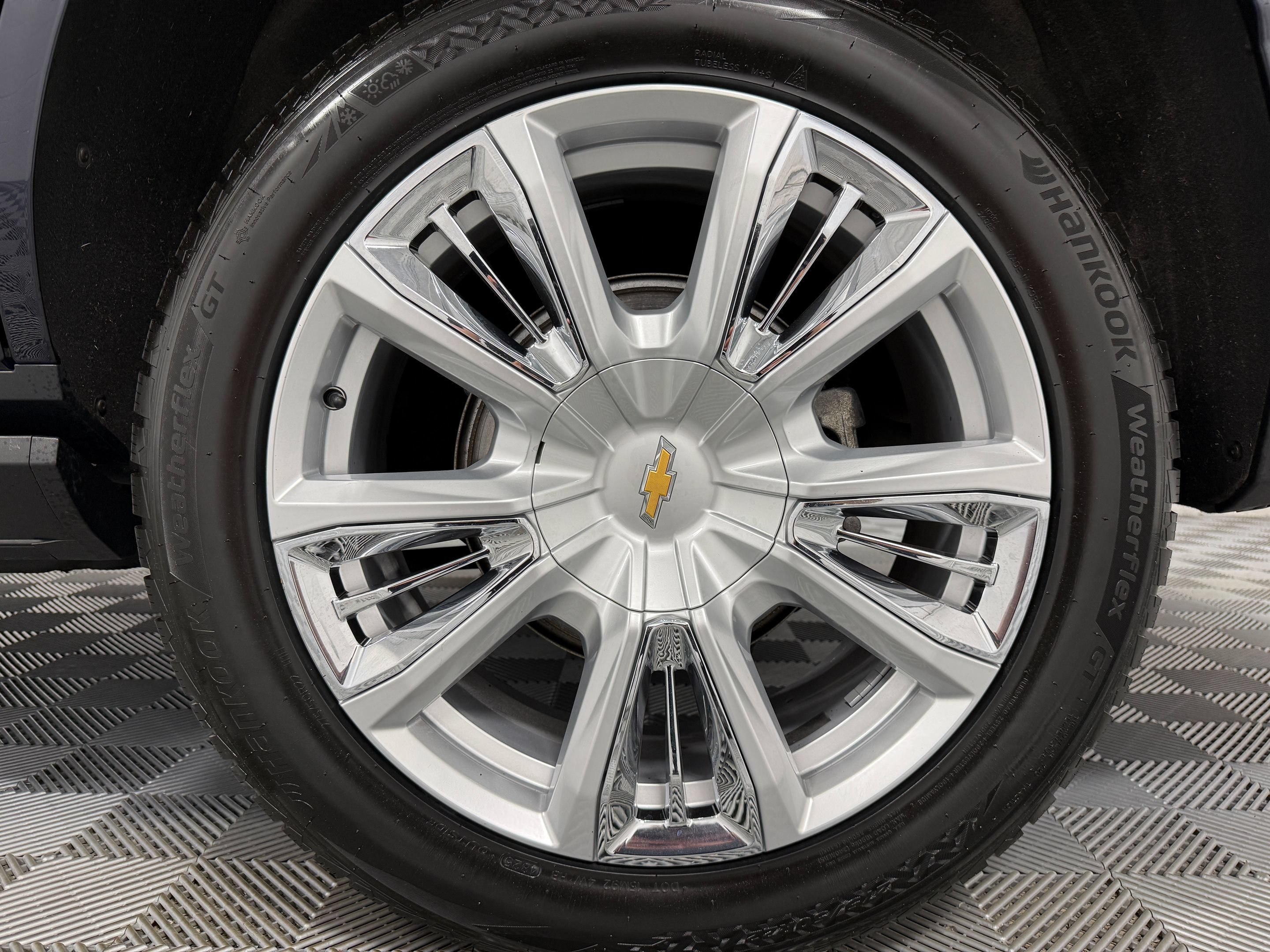 Used 2023 Chevrolet Tahoe High Country w/ Advanced Technology Package AWD/4WD image 47