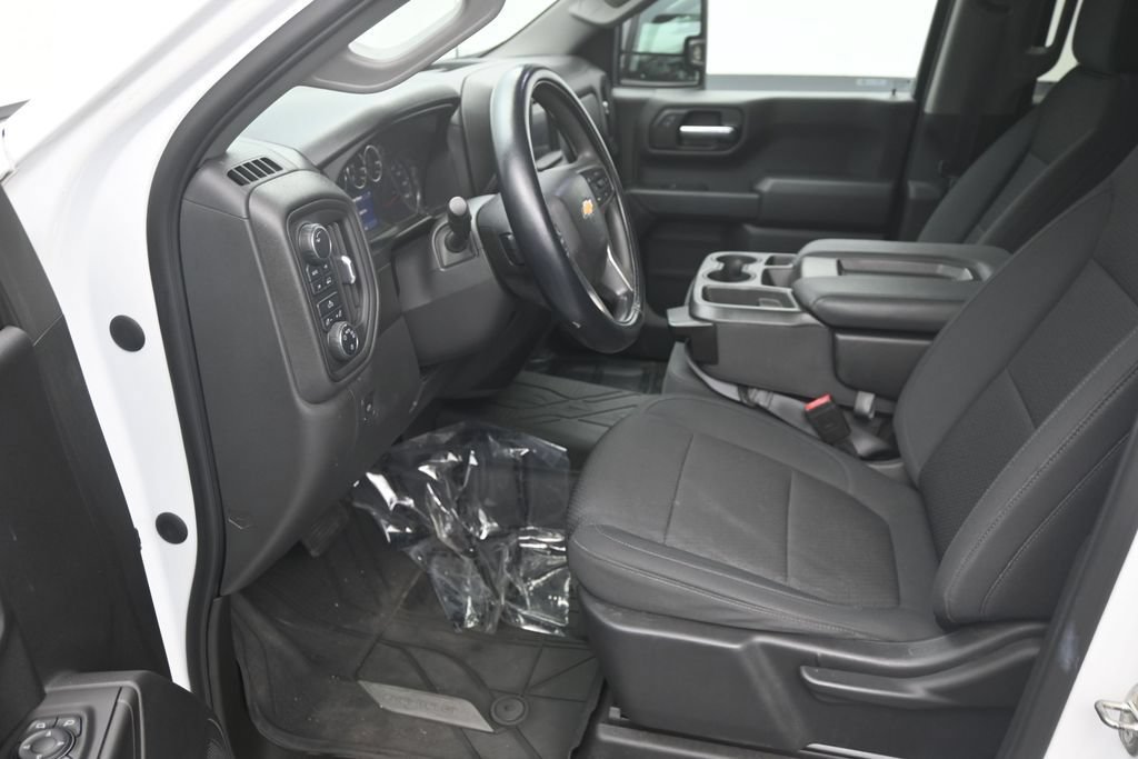 Used 2021 Chevrolet Silverado 1500 Custom w/ Custom Max Trailering Package AWD/4WD image 10