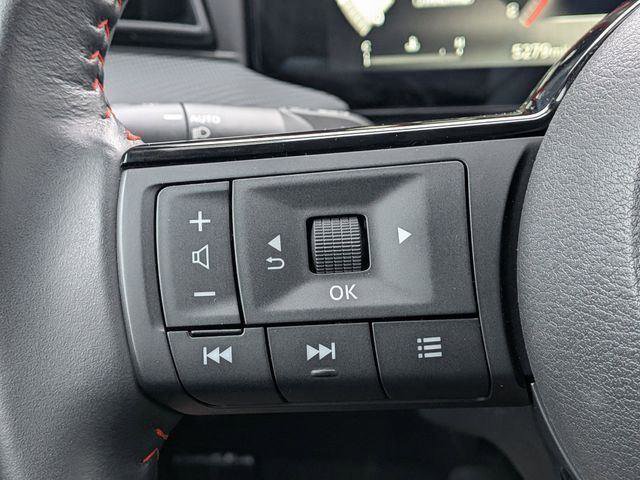 Used 2025 Nissan Kicks SR AWD/4WD image 14