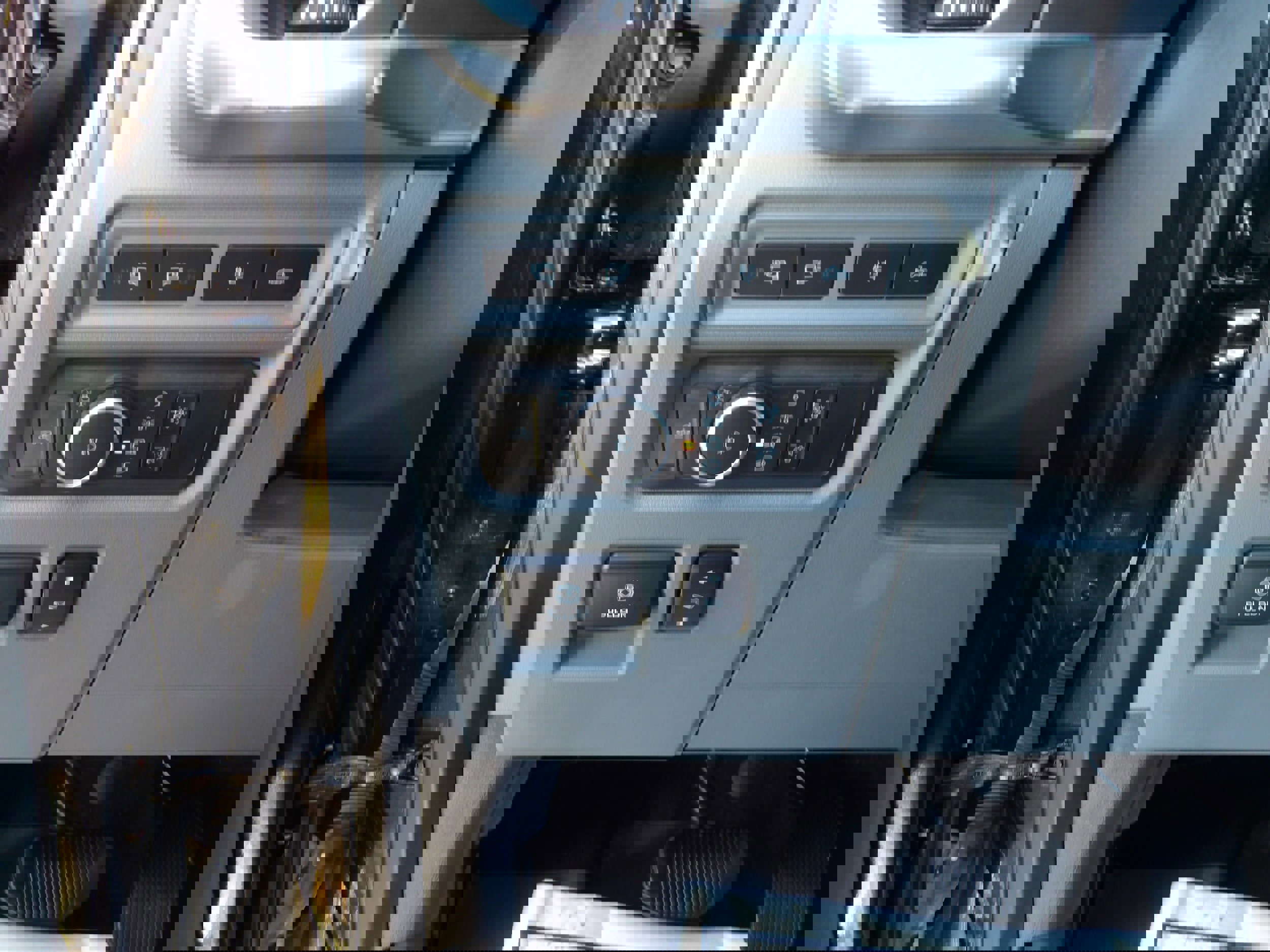 Used 2021 Ford F150 Lariat w/ Equipment Group 502A High image 17