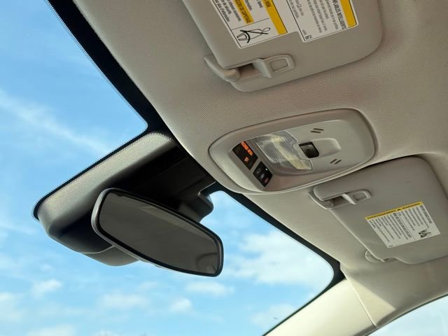 Used 2025 Chevrolet Trax LT FWD image 25