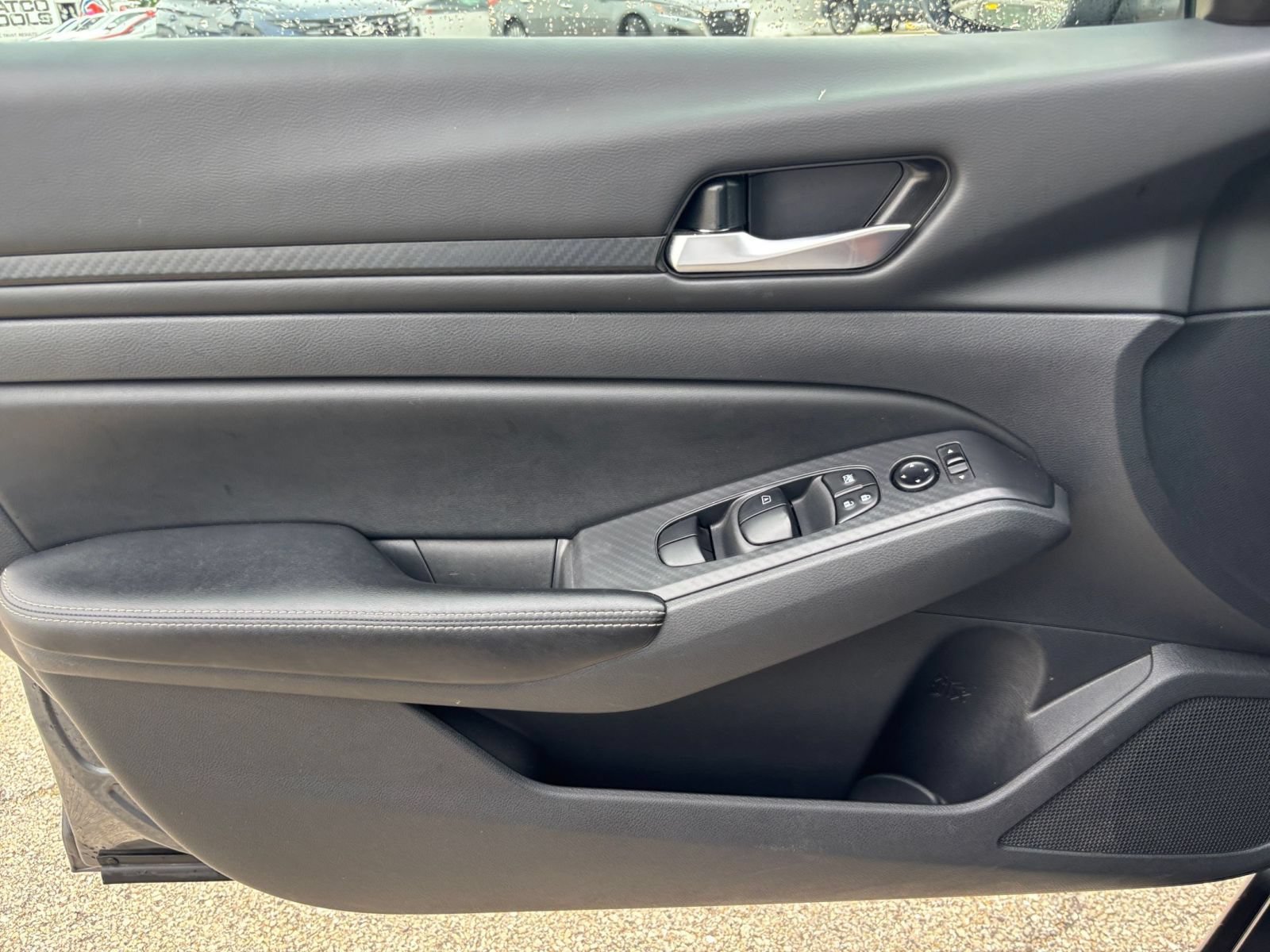 Used 2025 Nissan Altima 2.5 SV FWD image 15
