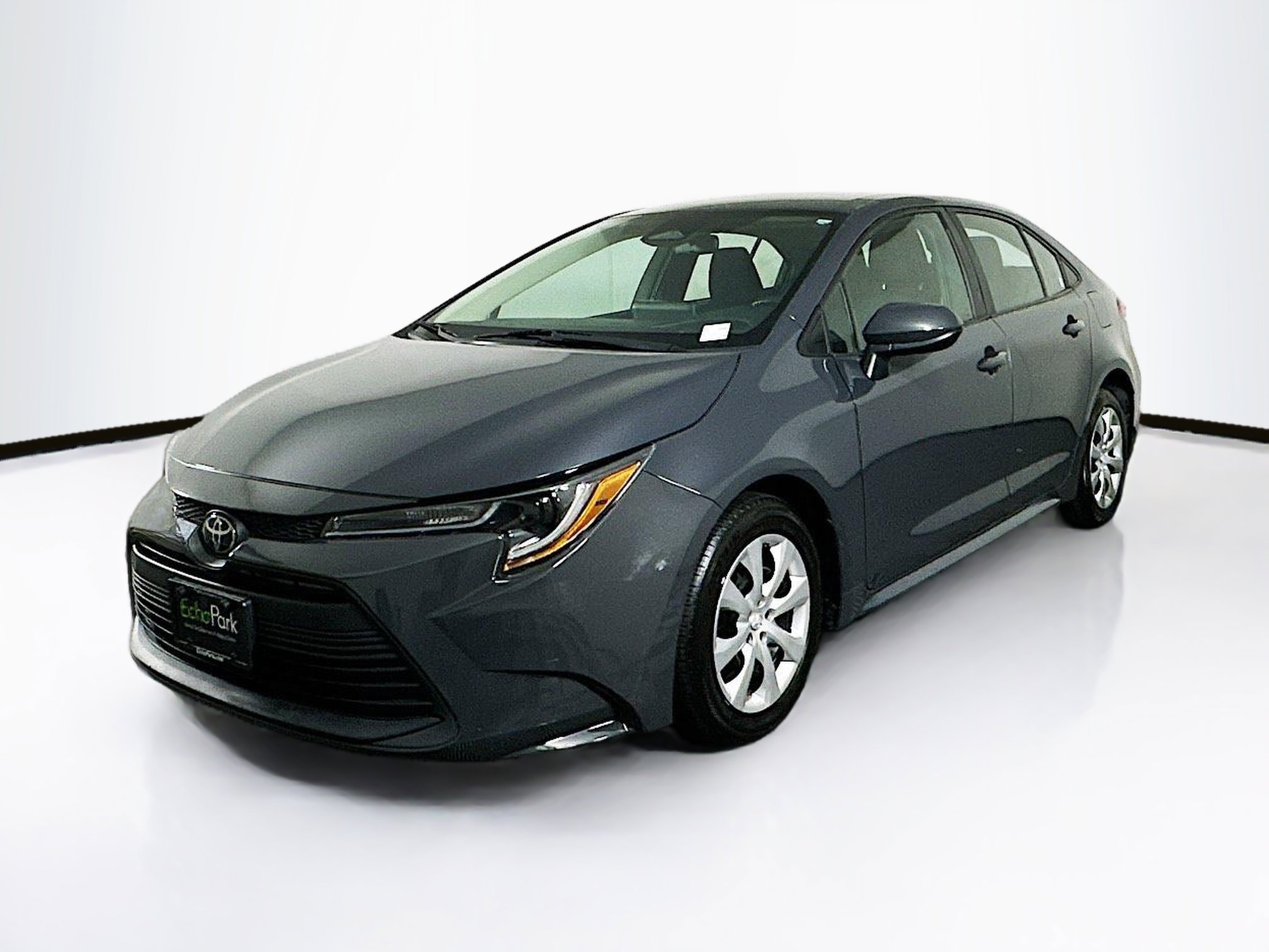 Used 2023 Toyota Corolla LE image 3