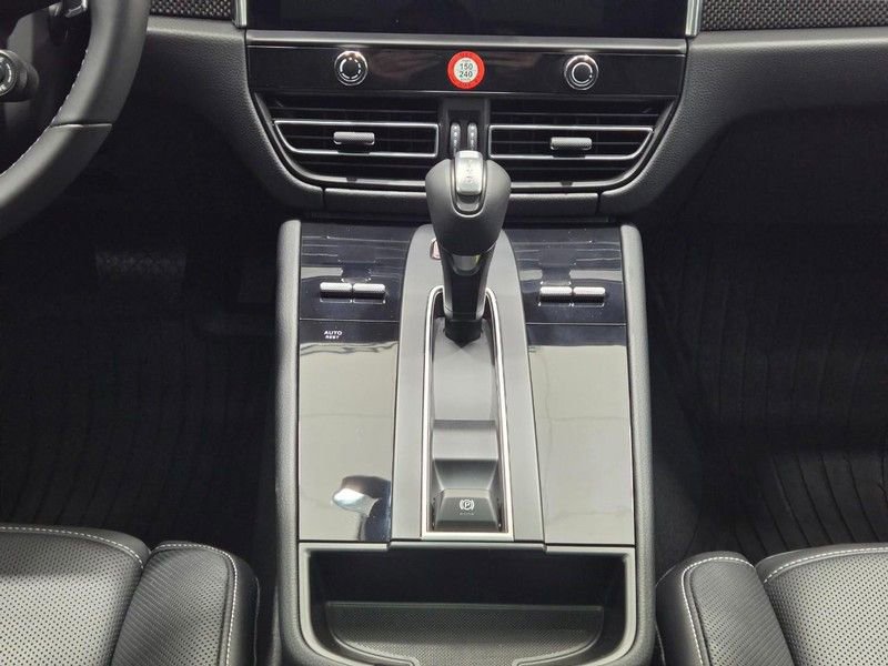 Certified 2026 Porsche Macan GTS image 16