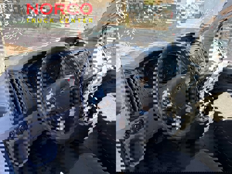 Used 2017 Ford Transit 350 XLT RWD image 19