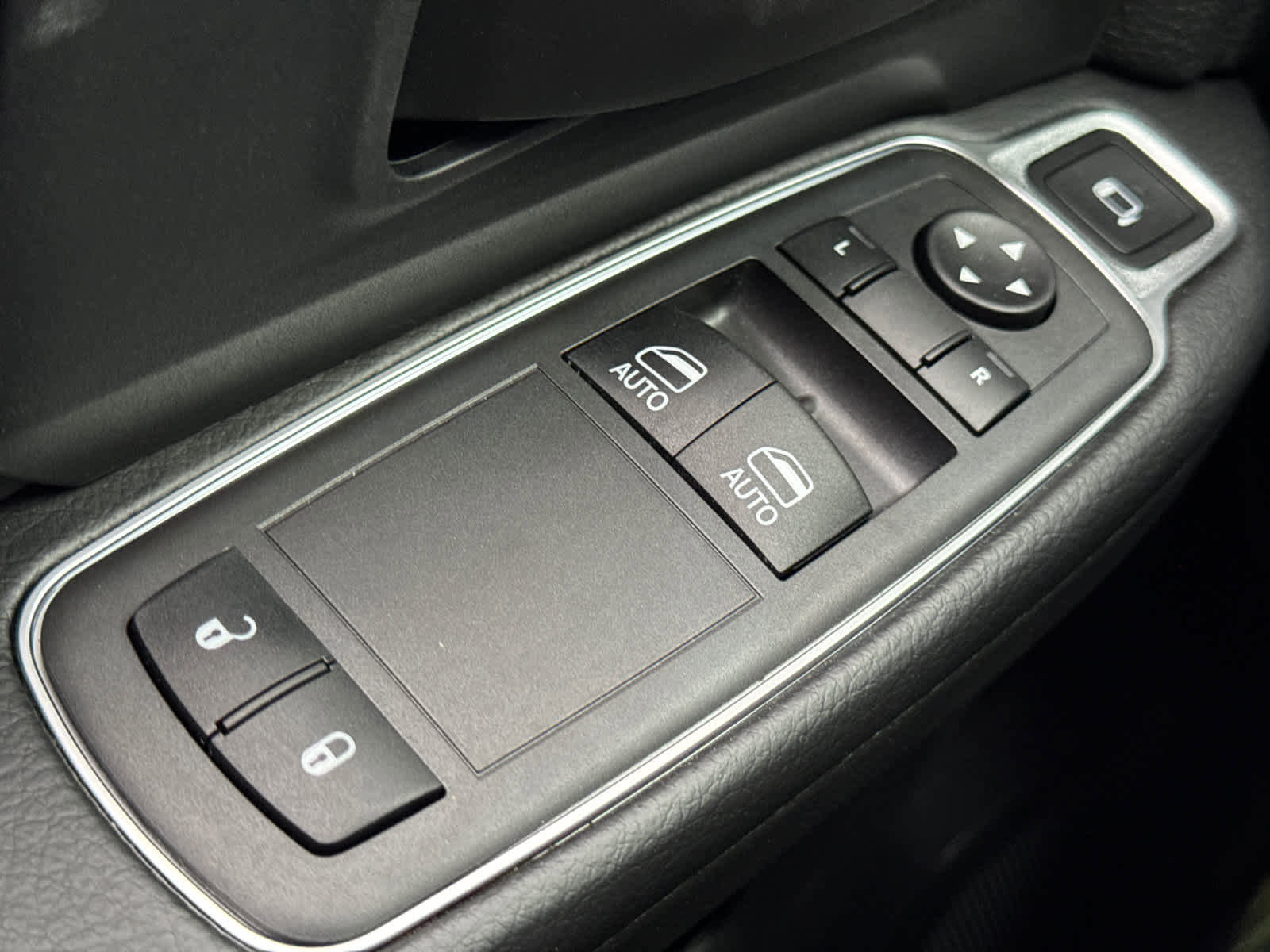 New 2024 RAM 3500 Tradesman image 27