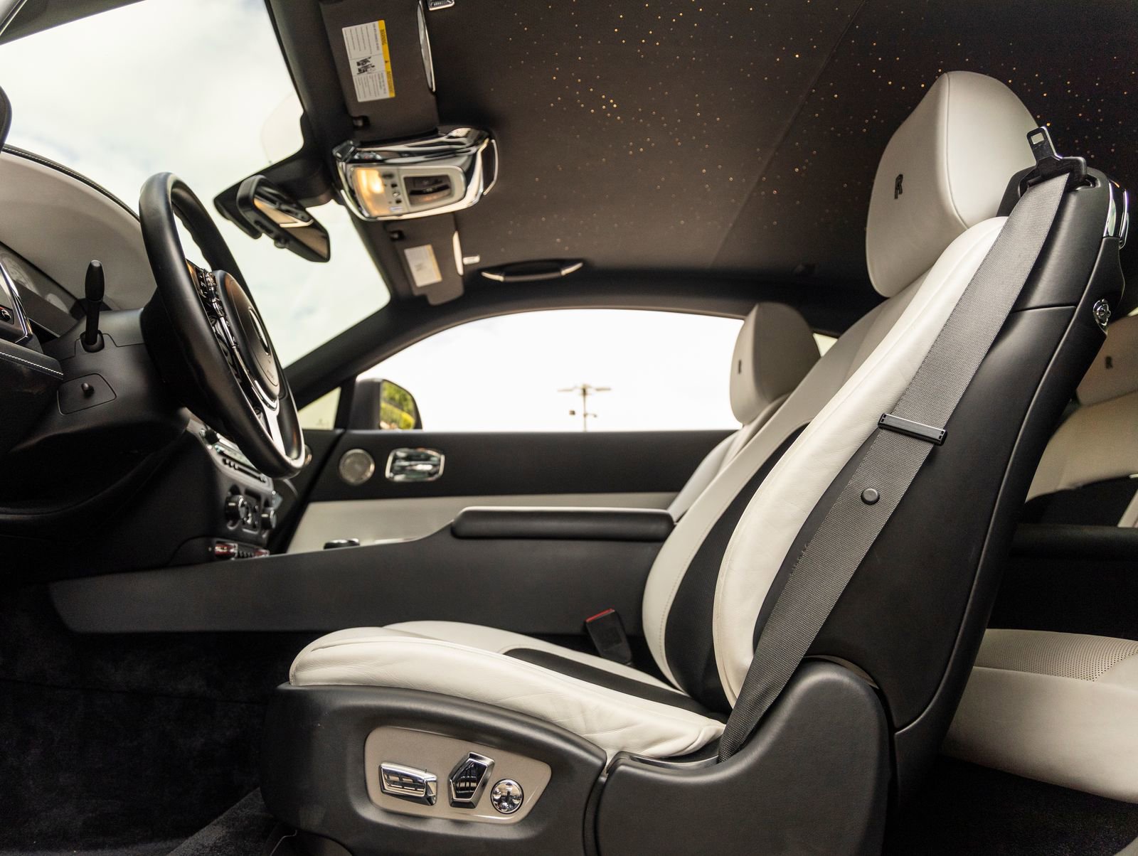 Used 2018 Rolls-Royce Wraith image 29