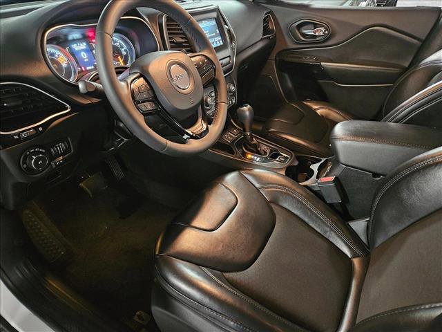 Used 2020 Jeep Cherokee Latitude Plus image 10