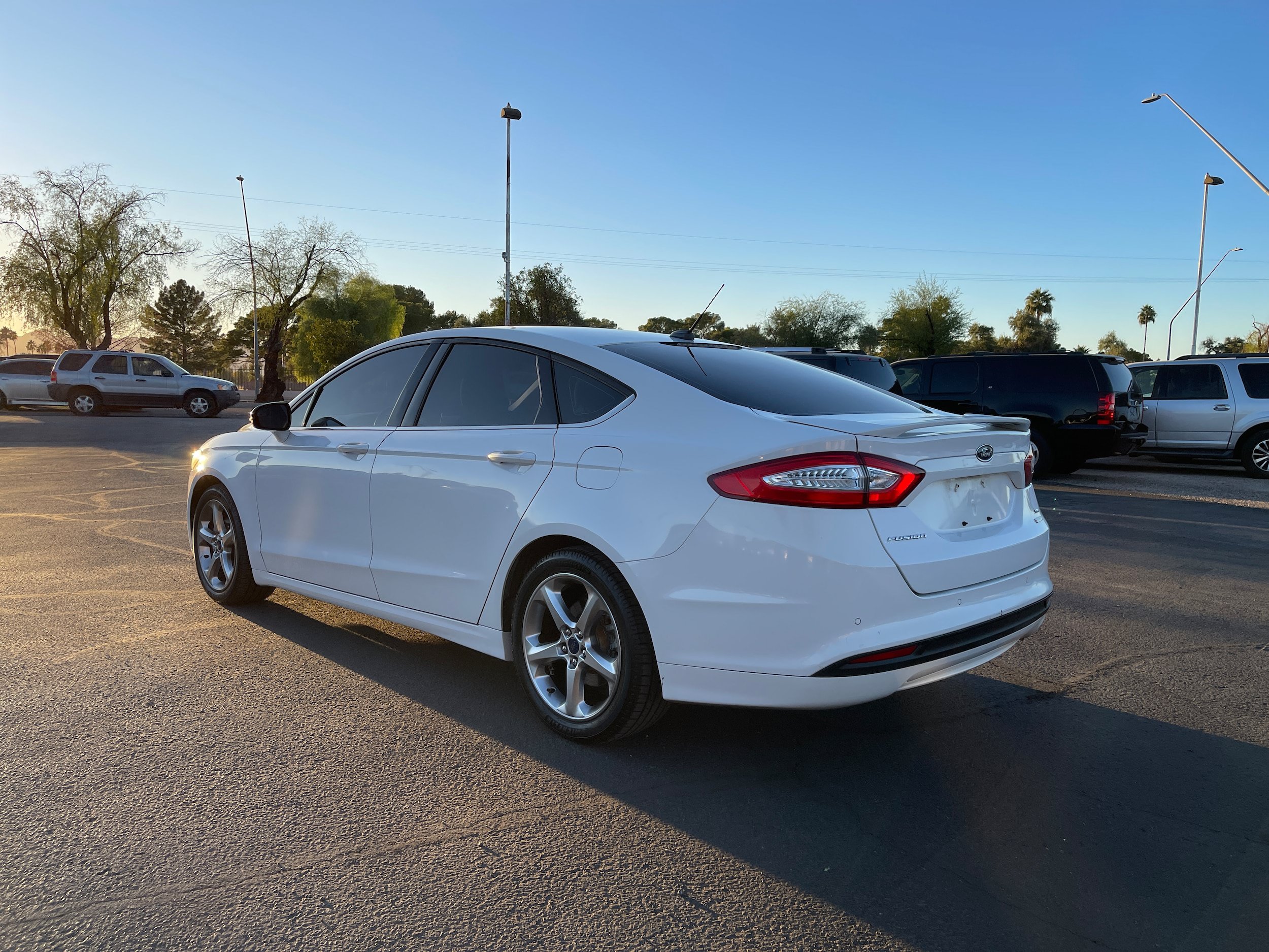 Used 2013 Ford Fusion SE FWD image 3