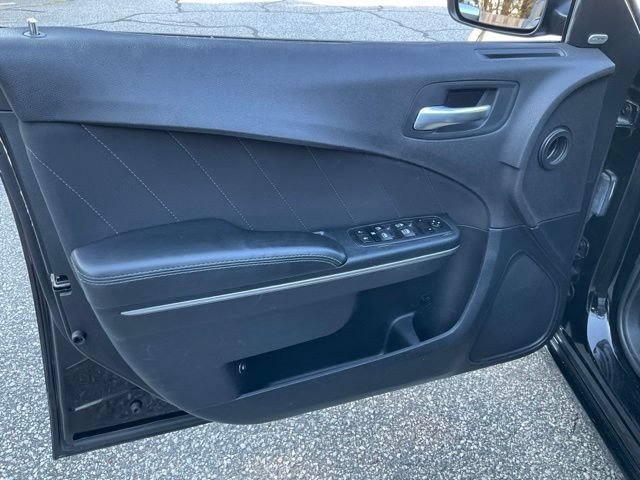 Used 2016 Dodge Charger SXT RWD image 7