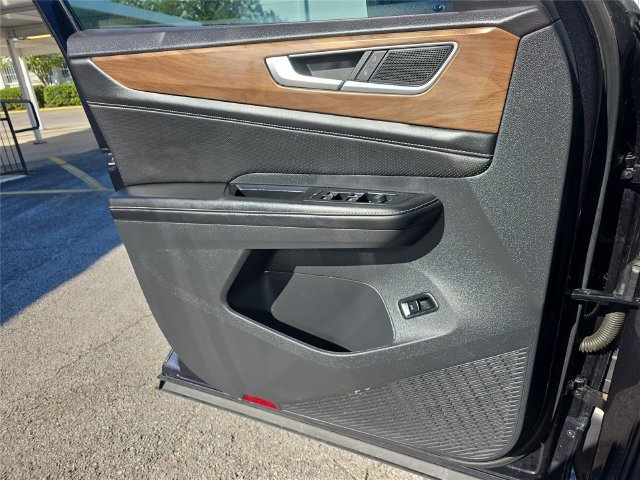 Used 2024 Volkswagen Atlas SE FWD image 19