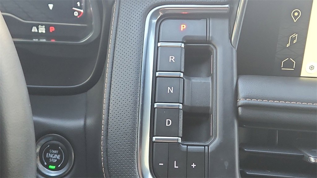 Used 2023 GMC Yukon XL AT4 image 24