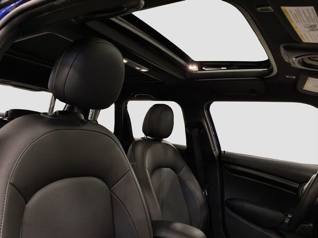 Used 2020 MINI Cooper 4-Door Hardtop image 25