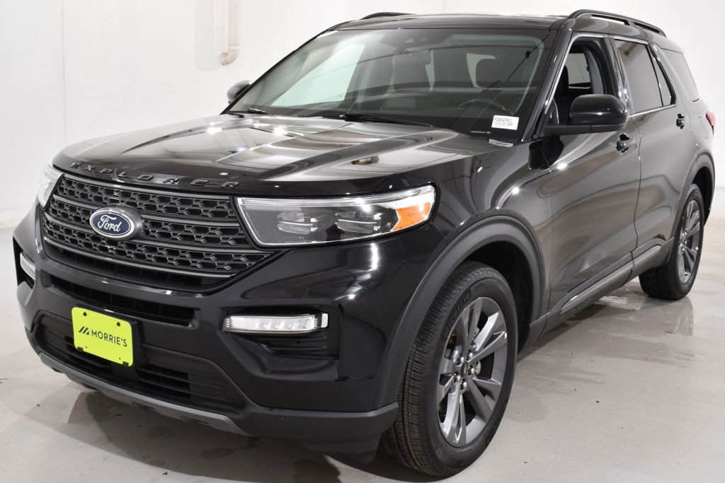 Used 2023 Ford Explorer XLT w/ Equipment Group 202A image 2