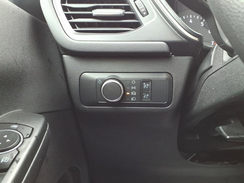 Certified 2022 Ford Escape SE image 15