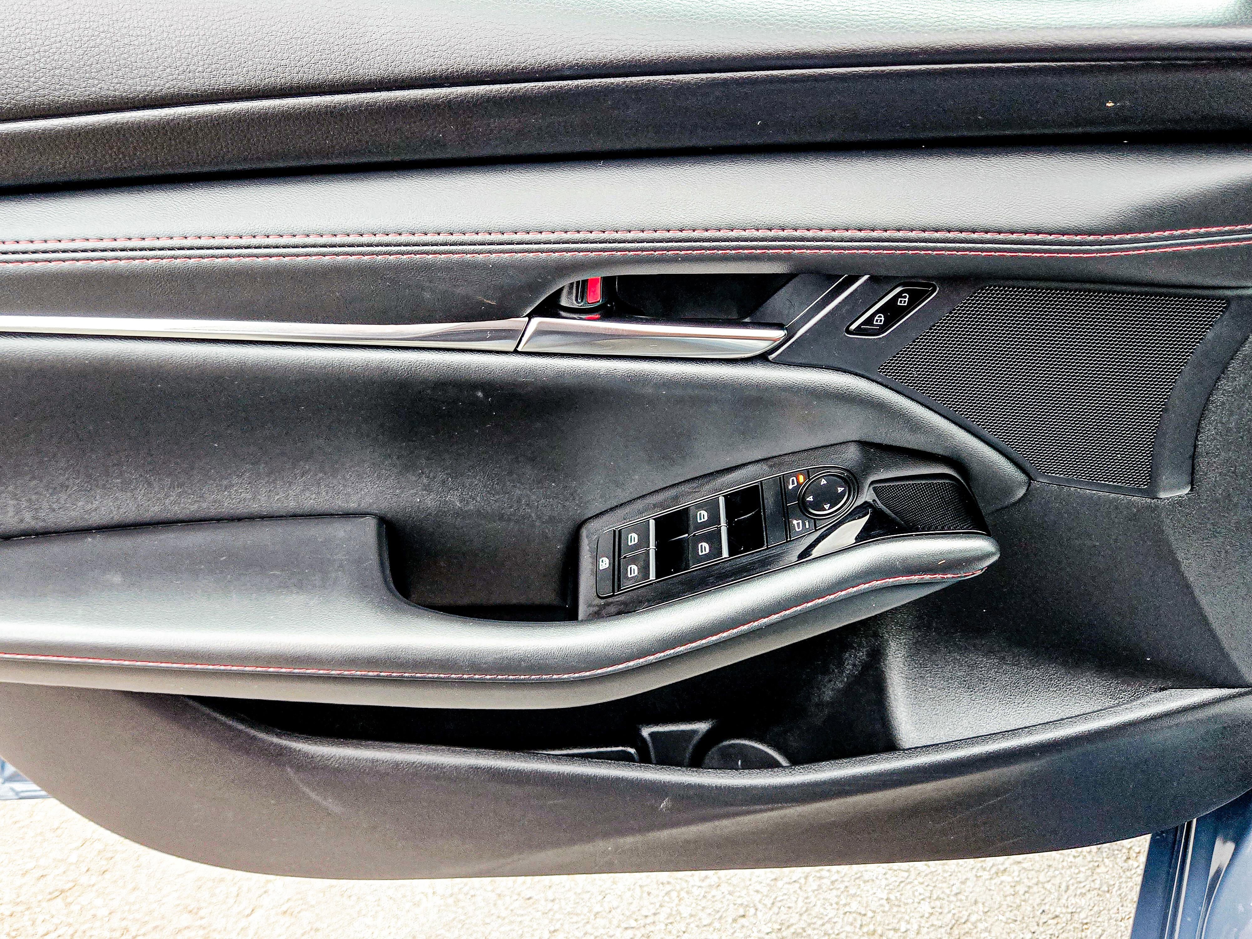 Used 2025 MAZDA MAZDA3 s image 21