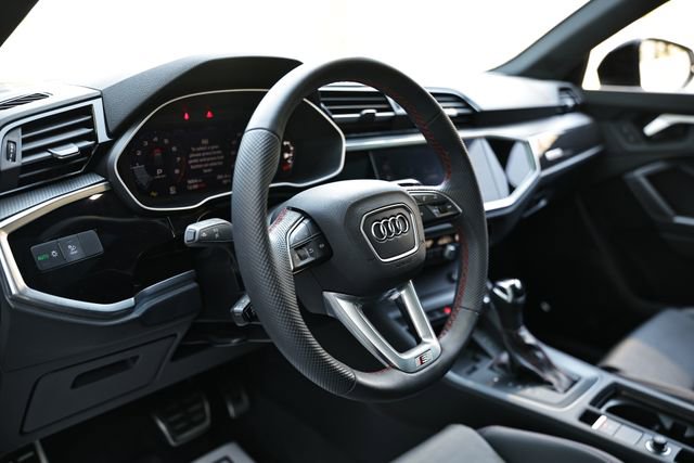 Certified 2025 Audi Q3 2.0T Premium Plus AWD/4WD image 19