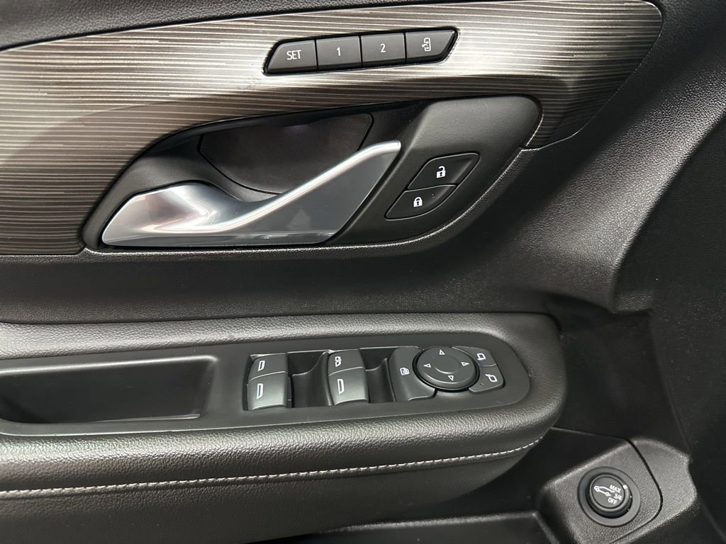Used 2024 GMC Terrain SLT image 18