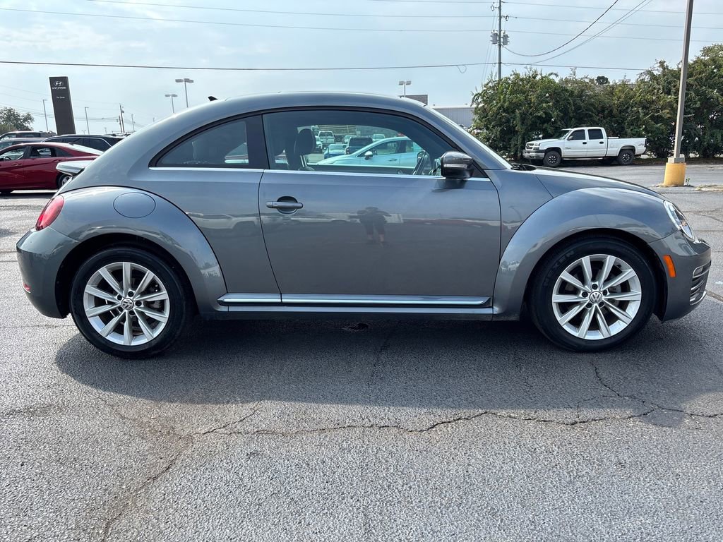 Used 2019 Volkswagen Beetle 2.0T SE image 8