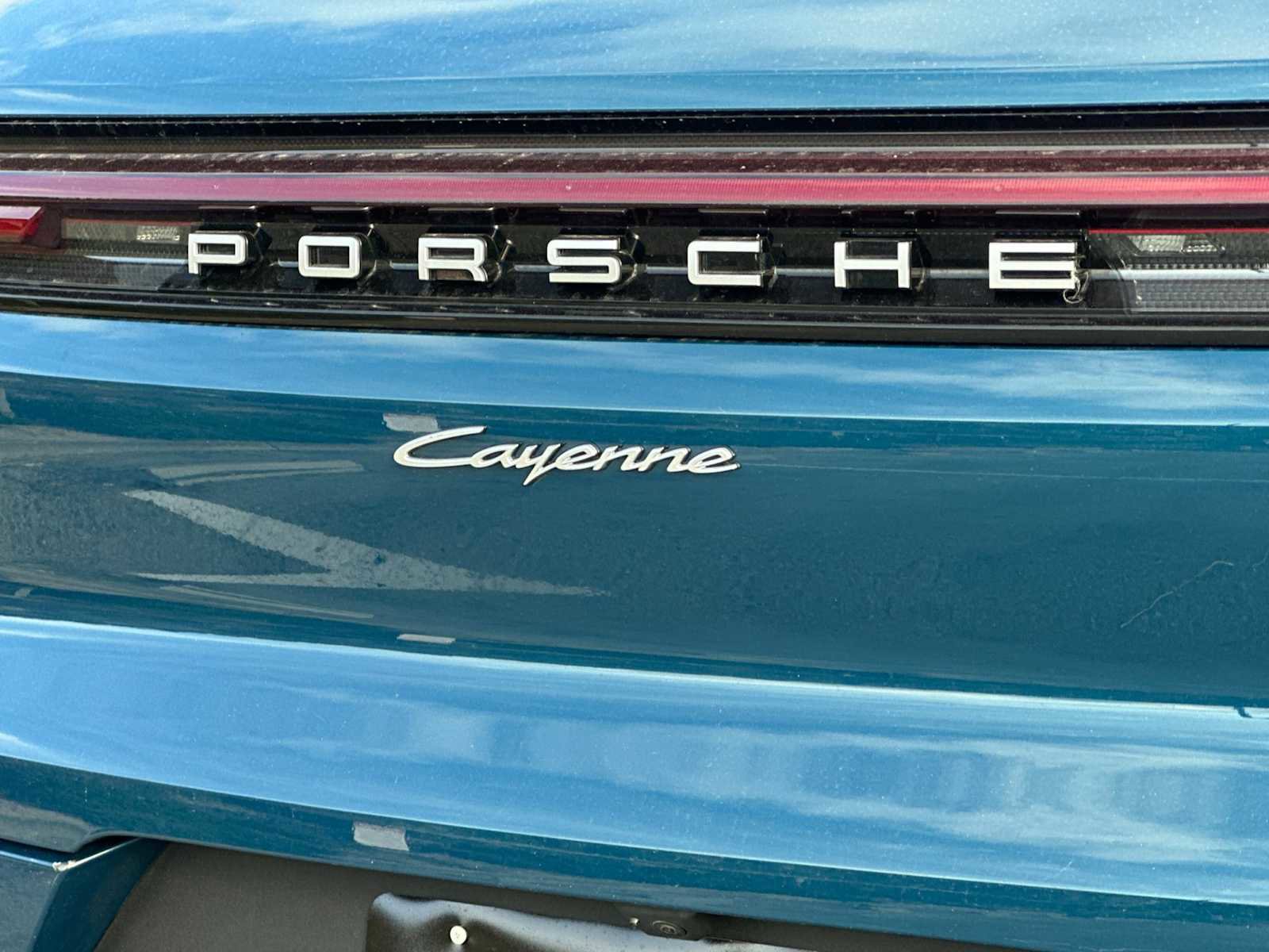Certified 2025 Porsche Cayenne E-Hybrid image 29