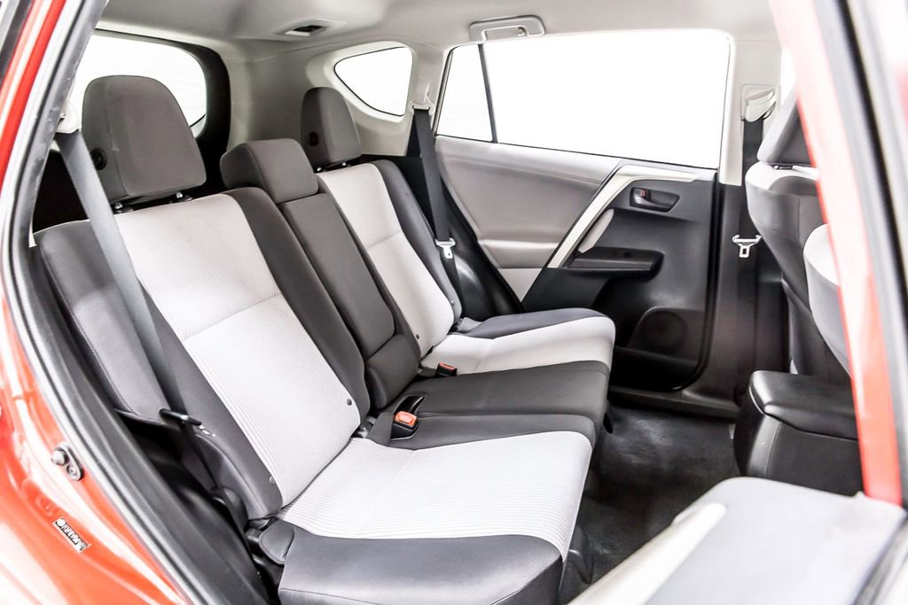 Used 2013 Toyota RAV4 LE FWD image 29