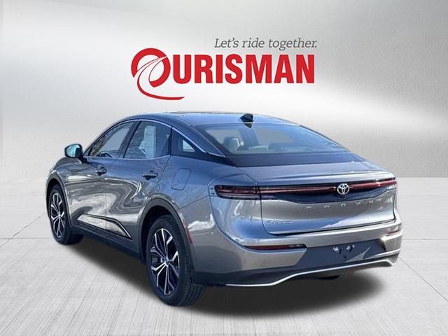 Used 2025 Toyota Crown XLE image 4