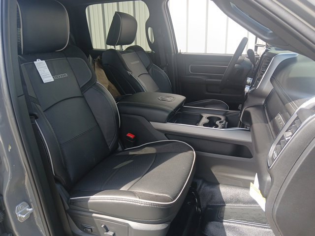 New 2027 RAM 4500 4x4 Crew Cab DRW w/ Laramie Trim Package image 29