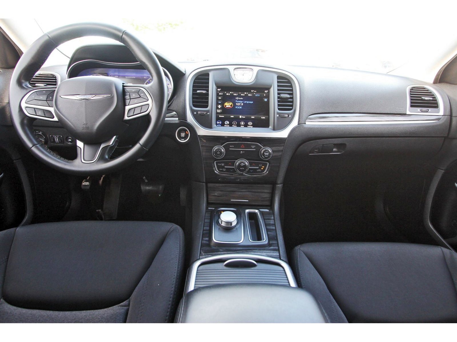 Used 2022 Chrysler 300 Touring w/ Sport Appearance Package RWD image 13
