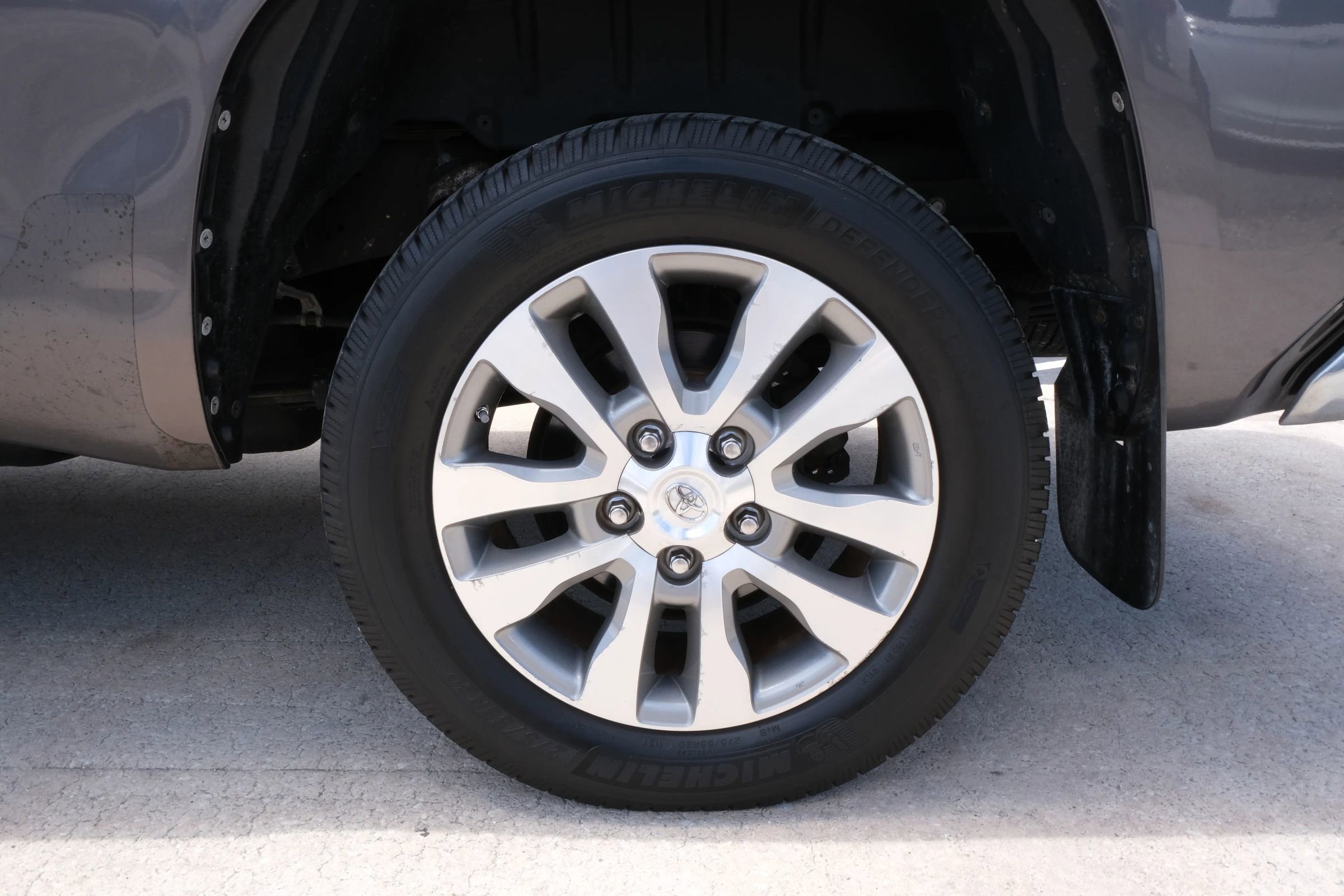 Used 2015 Toyota Tundra Limited w/ Limited Premium Package RWD image 17