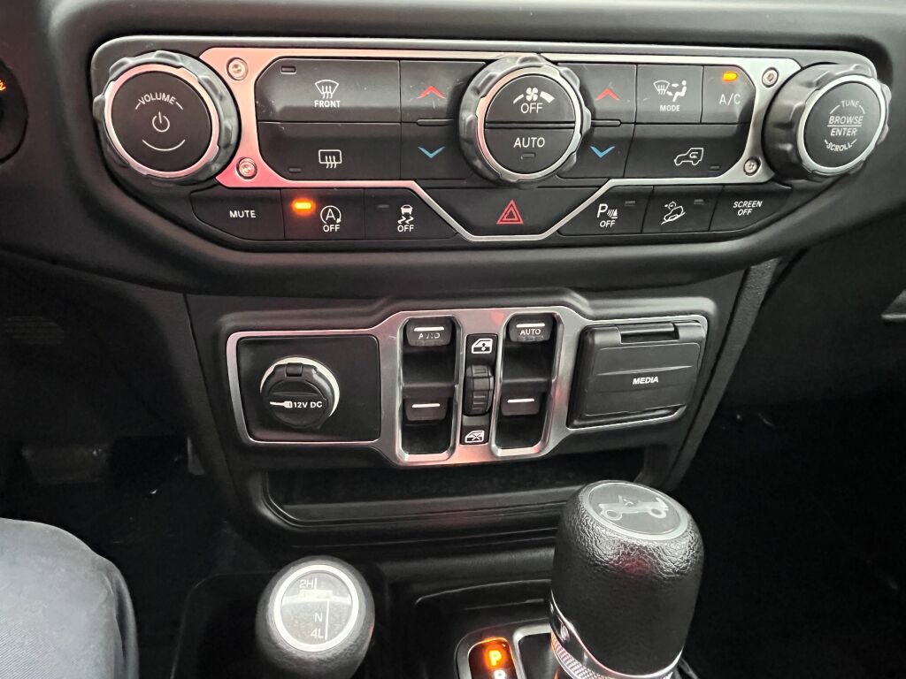 Used 2018 Jeep Wrangler Unlimited Sport S AWD/4WD image 17