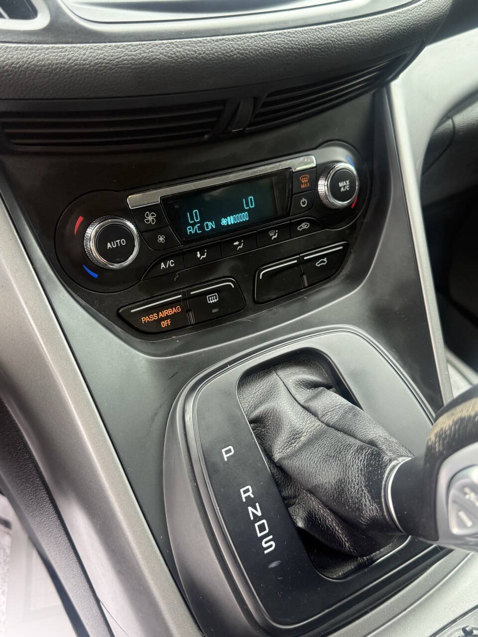 Used 2015 Ford Escape SE w/ Equipment Group 201A AWD/4WD image 16
