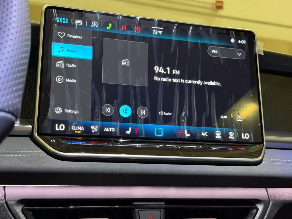 New 2026 Volkswagen Tiguan SE R-Line AWD/4WD image 16
