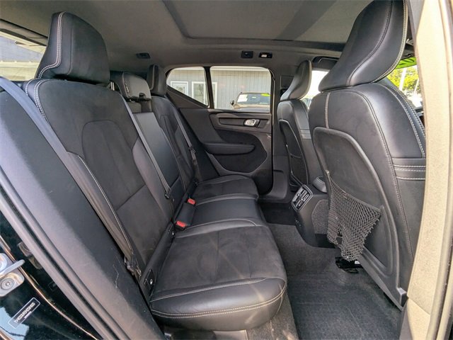 Used 2021 Volvo XC40 P8 Recharge w/ Advanced Package image 29