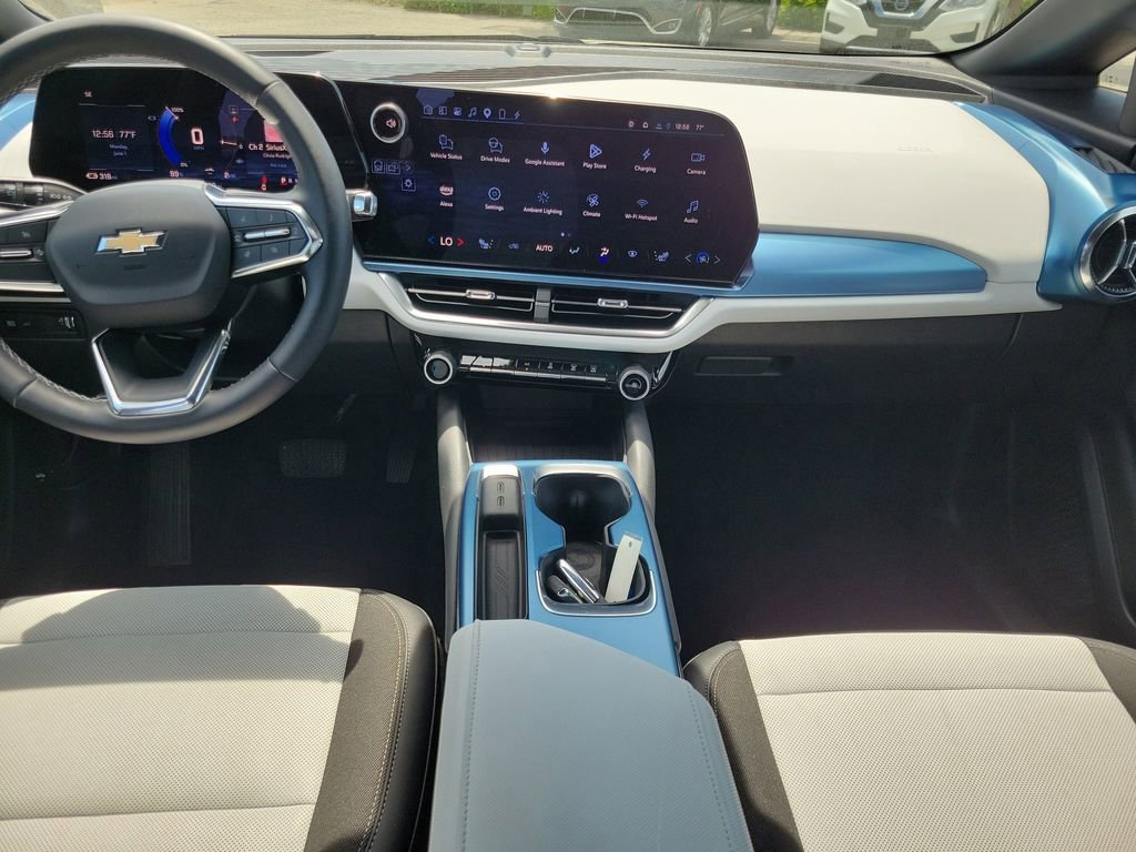 Used 2024 Chevrolet Equinox EV LT FWD image 13