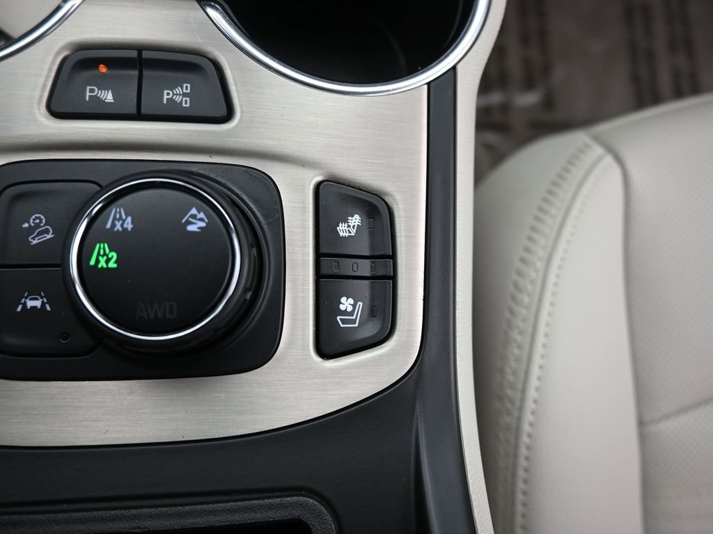 Used 2023 GMC Terrain Denali w/ Denali Premium Package AWD/4WD image 32