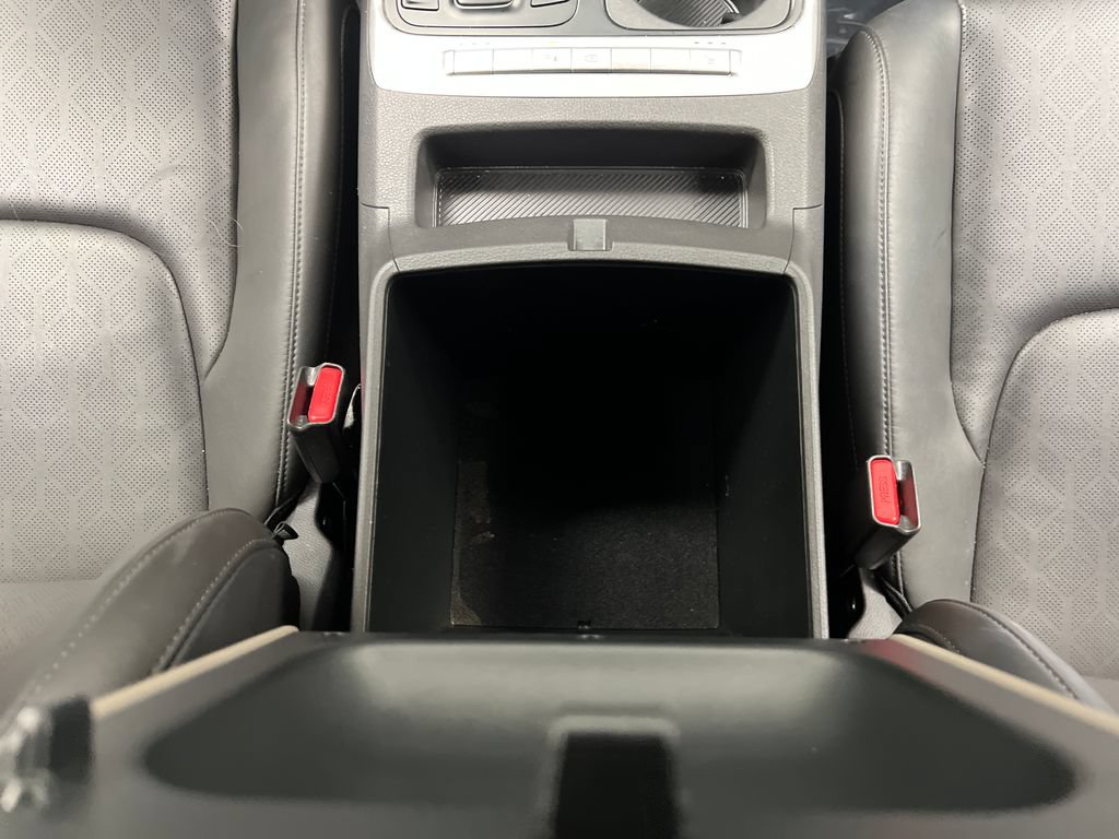 Used 2025 Kia Carnival FWD image 48