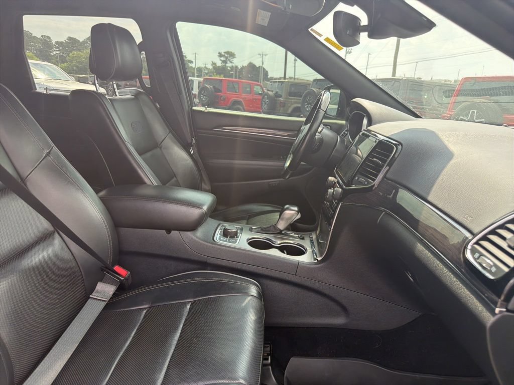 Used 2020 Jeep Grand Cherokee Overland AWD/4WD image 26