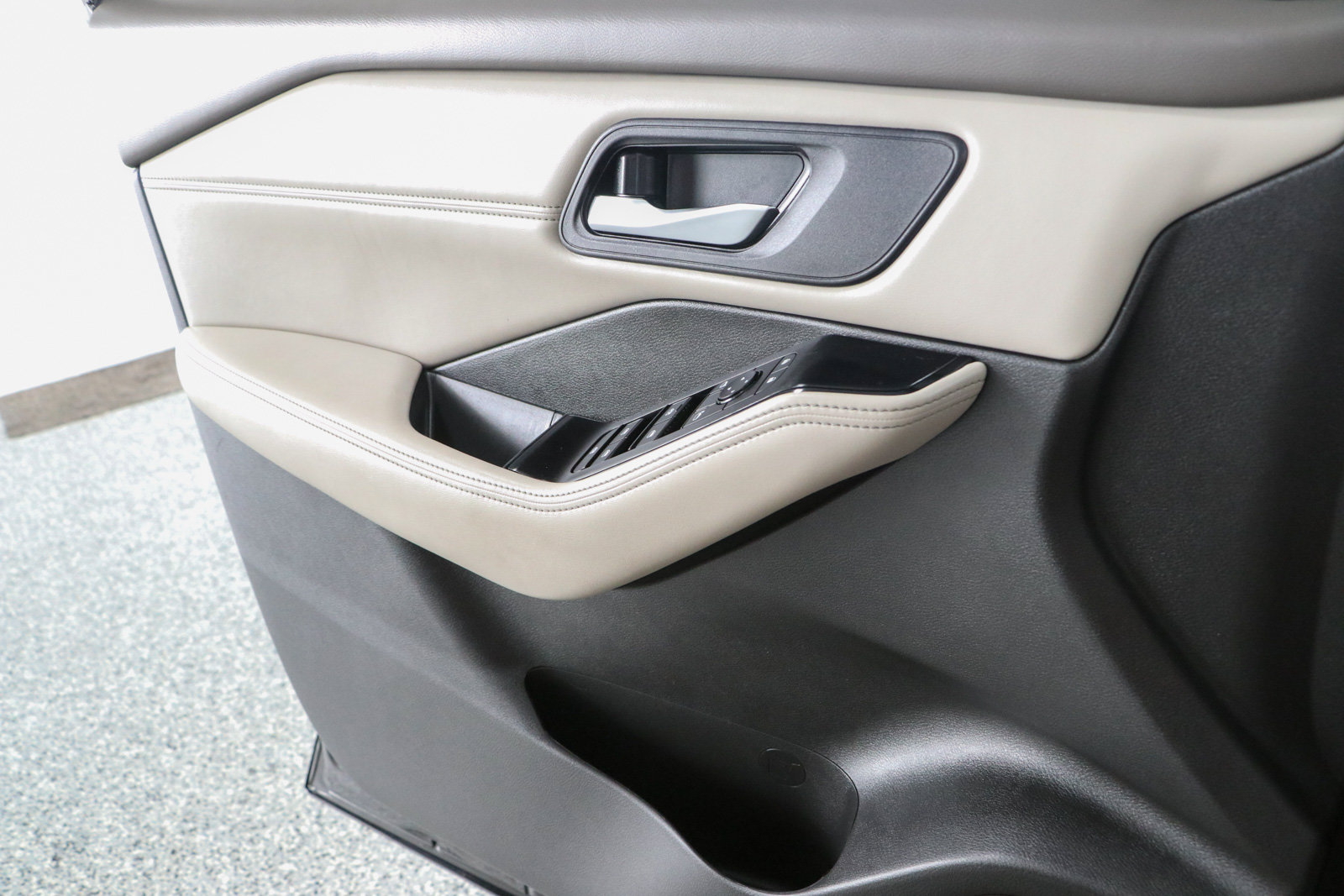 Used 2023 Nissan Rogue SV w/ SV Premium B Package FWD image 22