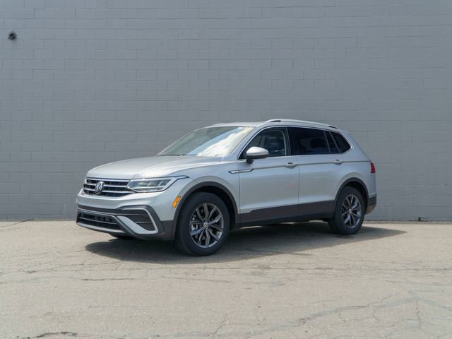 Used 2023 Volkswagen Tiguan SE w/ Panoramic Sunroof Package AWD/4WD image 1