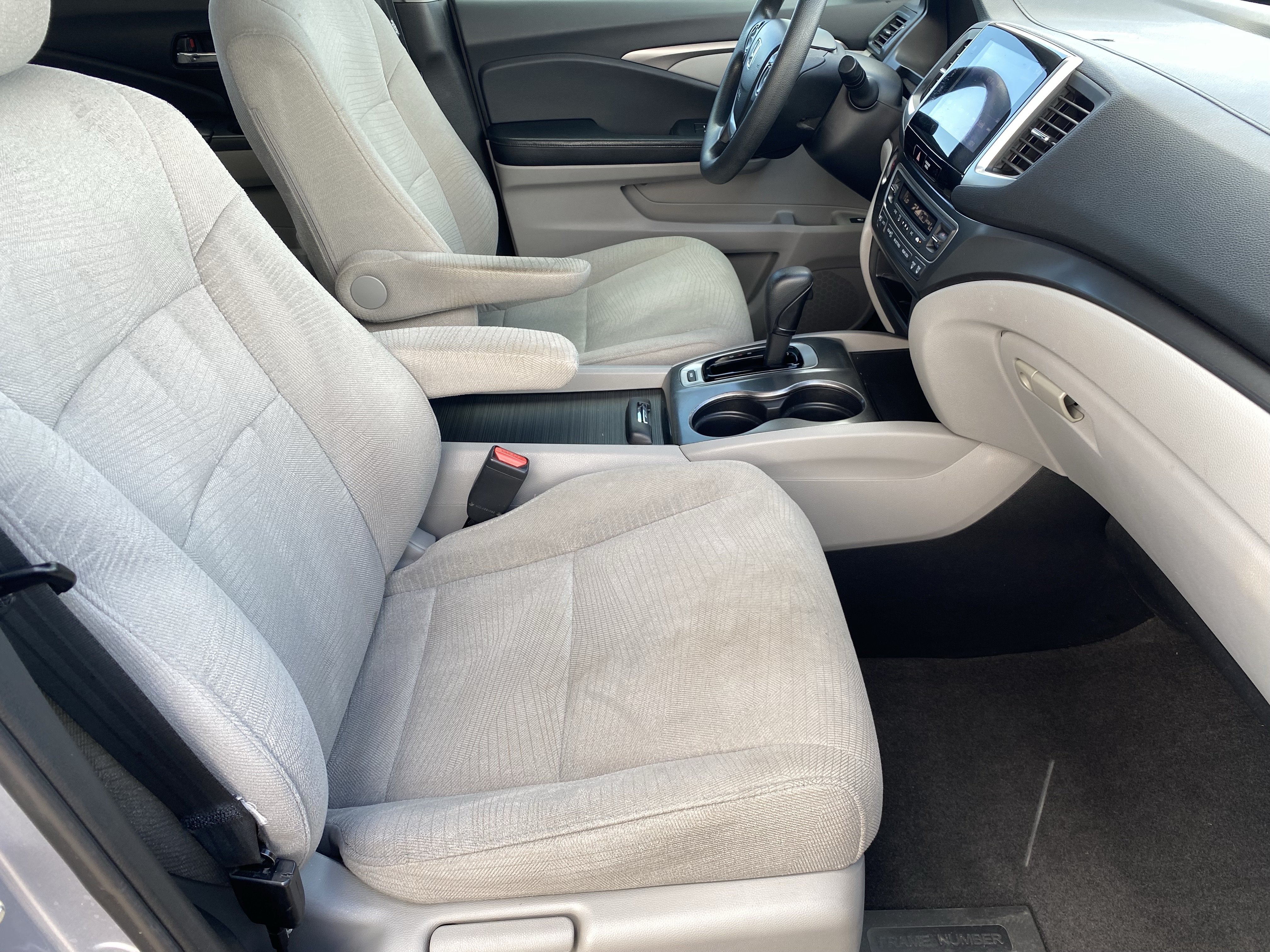 Used 2018 Honda Pilot EX image 11