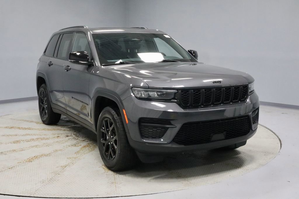 Used 2024 Jeep Grand Cherokee Altitude