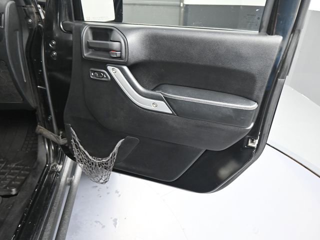 Used 2012 Jeep Wrangler Unlimited Rubicon image 29